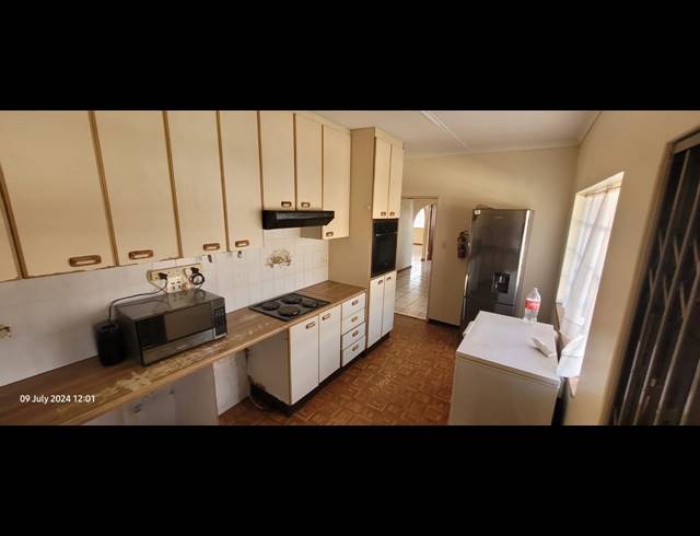 4 BEDROOM HOUSE RENTED IN PELHAM